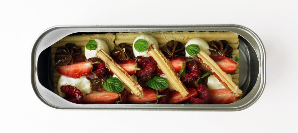 temps 5 du pique-nique gastronomique : dessert fraise chocolat paille d'or